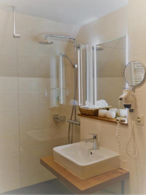 Landhotel Restaurant Hubinger Thorl Екстер'єр фото
